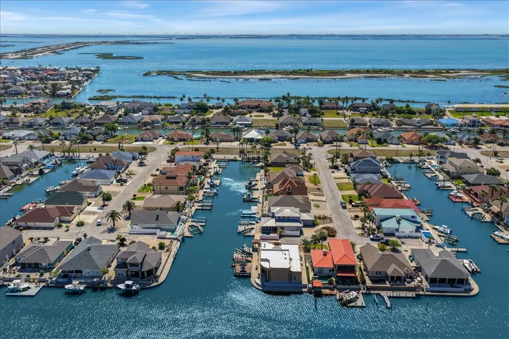 112 Sailfish Court Aransas Pass, TX 78336