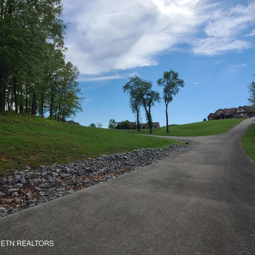 92 Majestic Circle Dandridge, TN 37725