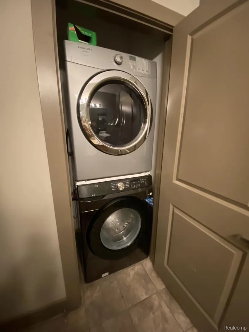 500 E Michigan Avenue #411 Lansing City, MI 48912