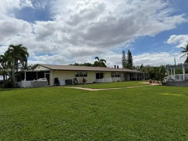 18901 SW 63rd St Southwest Ranches, FL 33332