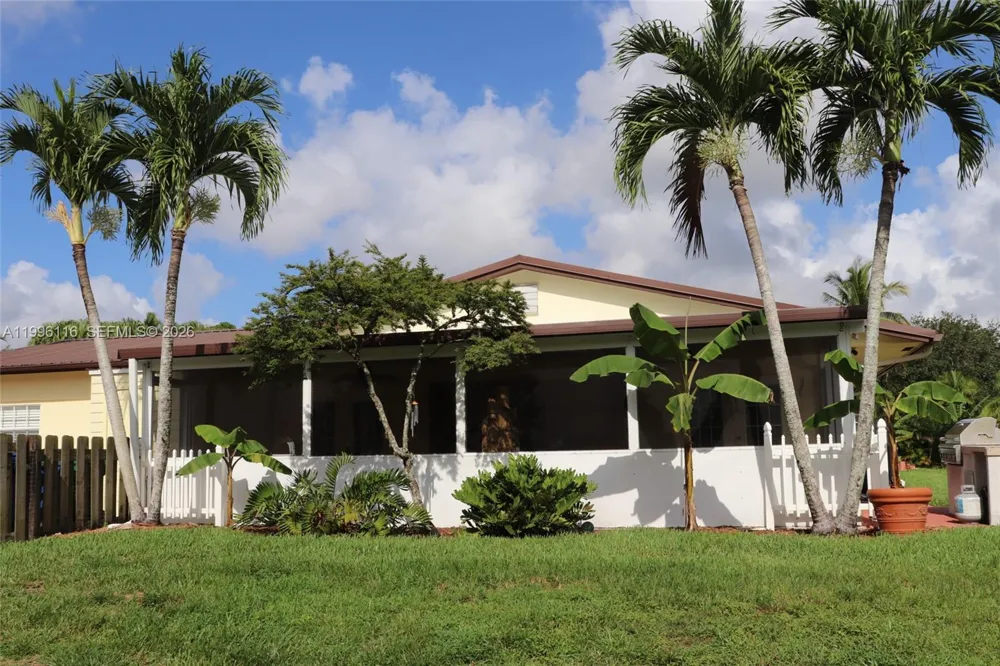 18901 SW 63rd St Southwest Ranches, FL 33332