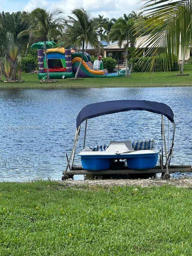 18901 SW 63rd St Southwest Ranches, FL 33332