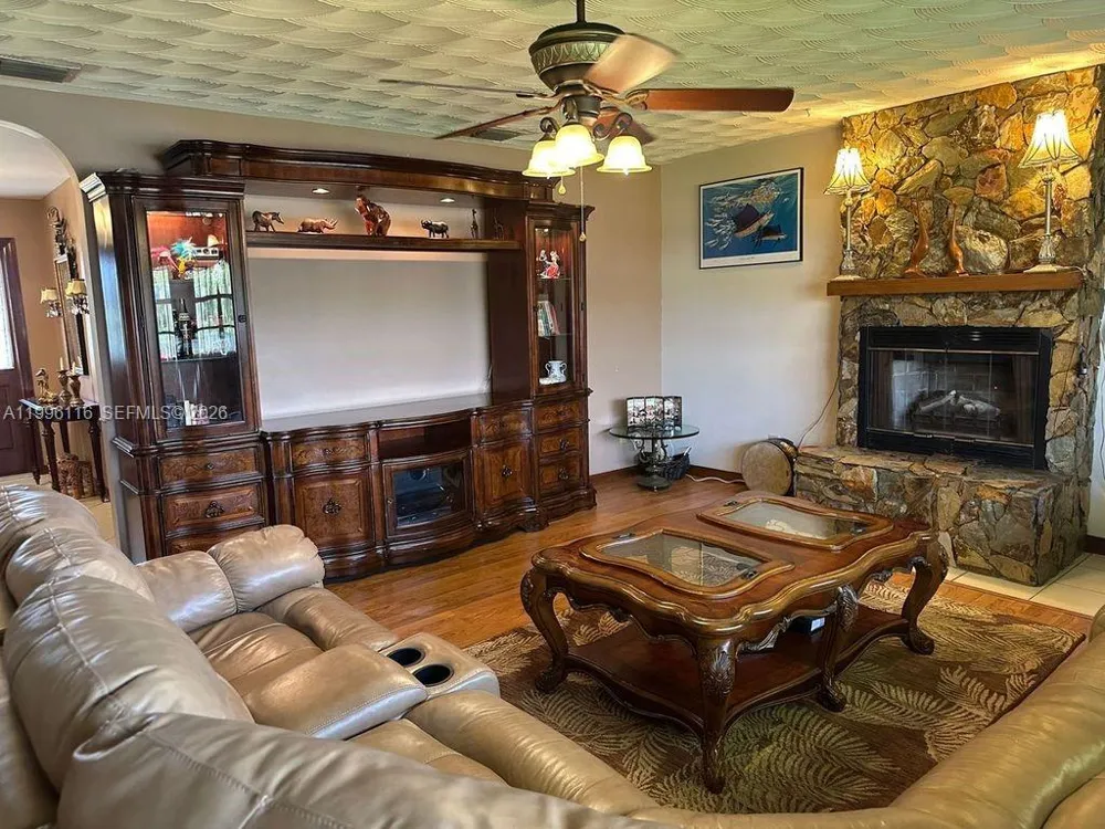 18901 SW 63rd St Southwest Ranches, FL 33332
