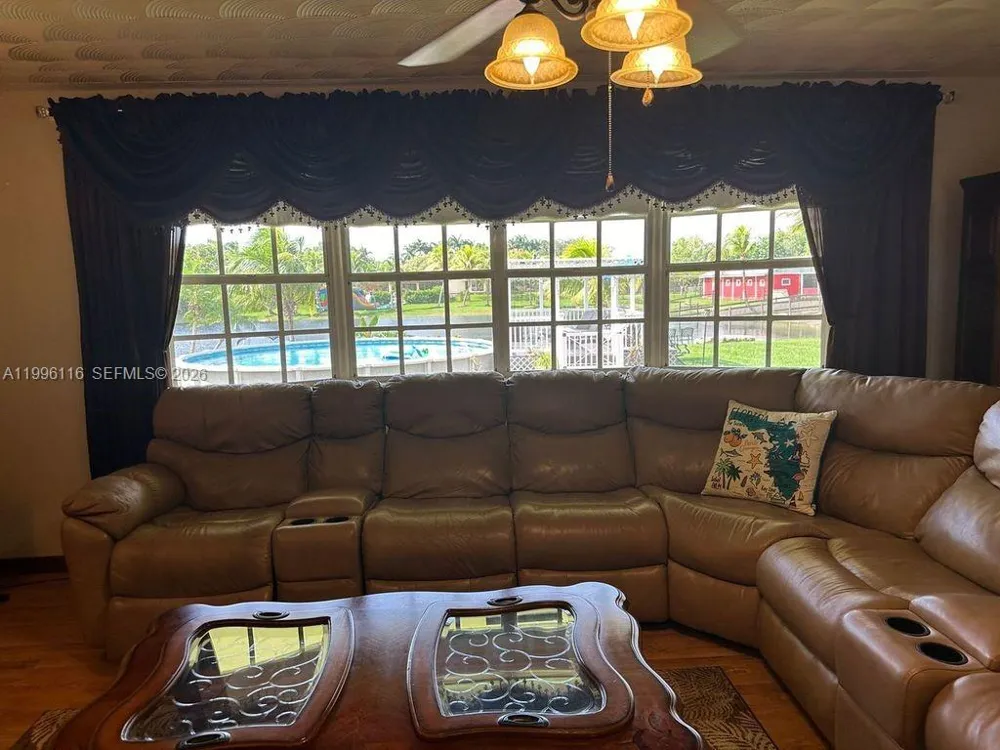 18901 SW 63rd St Southwest Ranches, FL 33332