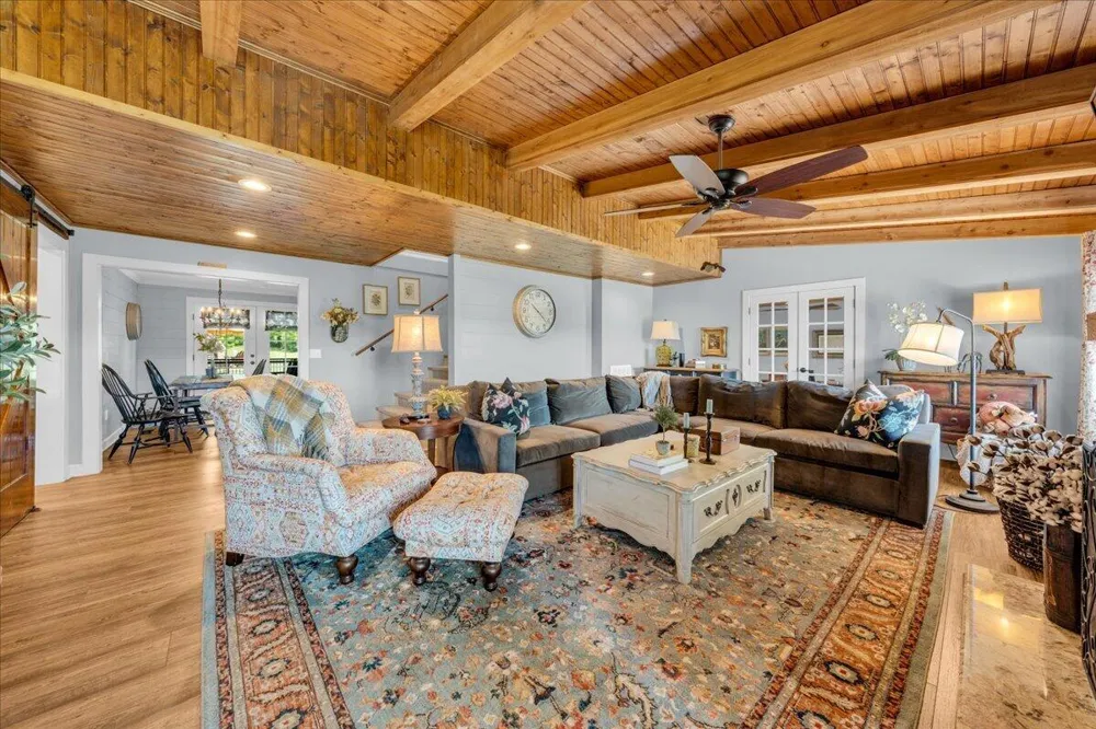 7463 Valley View Highway Whitwell, TN 37397