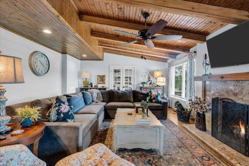 7463 Valley View Highway Whitwell, TN 37397