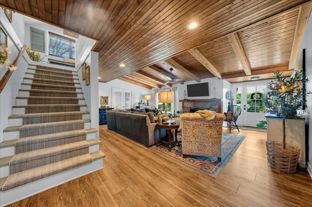 7463 Valley View Highway Whitwell, TN 37397