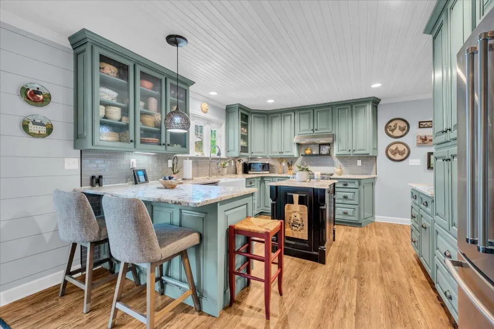 7463 Valley View Highway Whitwell, TN 37397