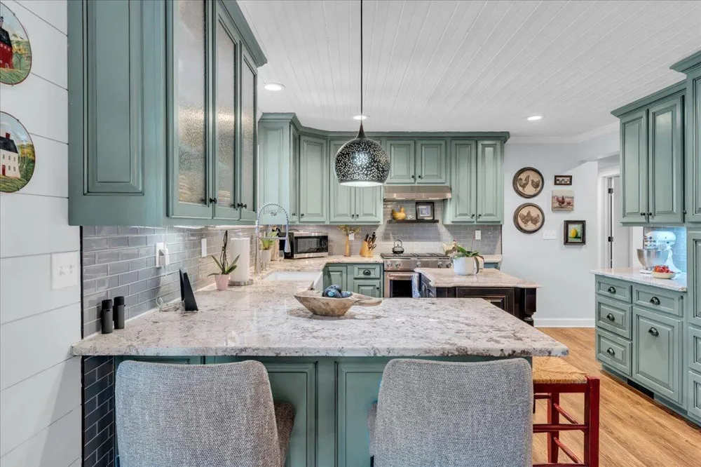 7463 Valley View Highway Whitwell, TN 37397