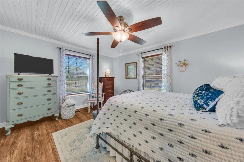 7463 Valley View Highway Whitwell, TN 37397