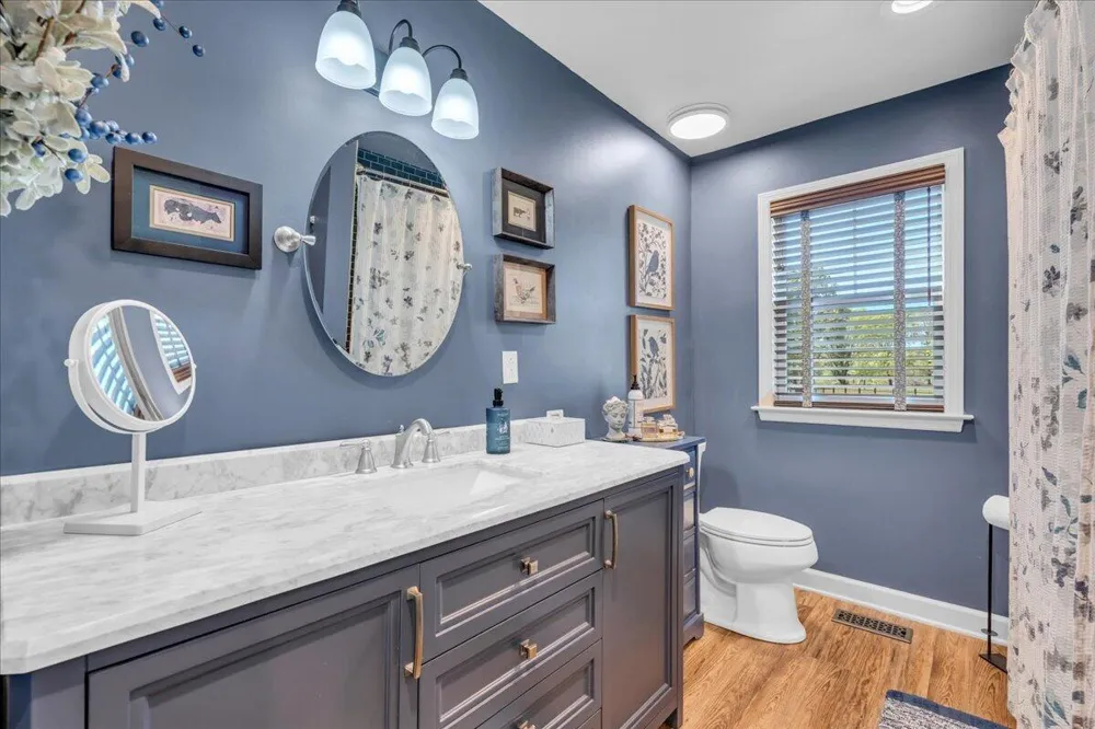 7463 Valley View Highway Whitwell, TN 37397