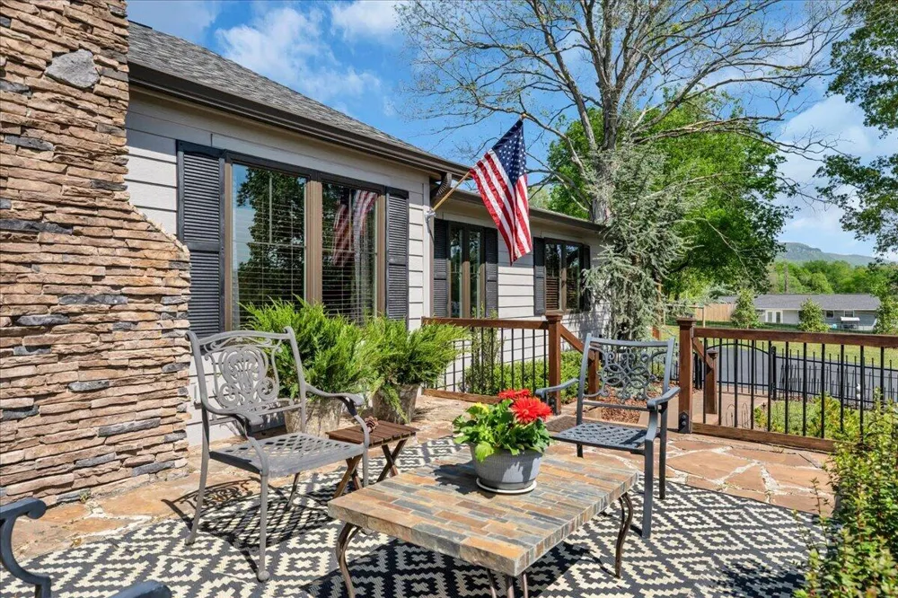 7463 Valley View Highway Whitwell, TN 37397