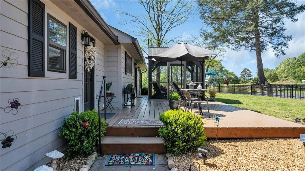 7463 Valley View Highway Whitwell, TN 37397