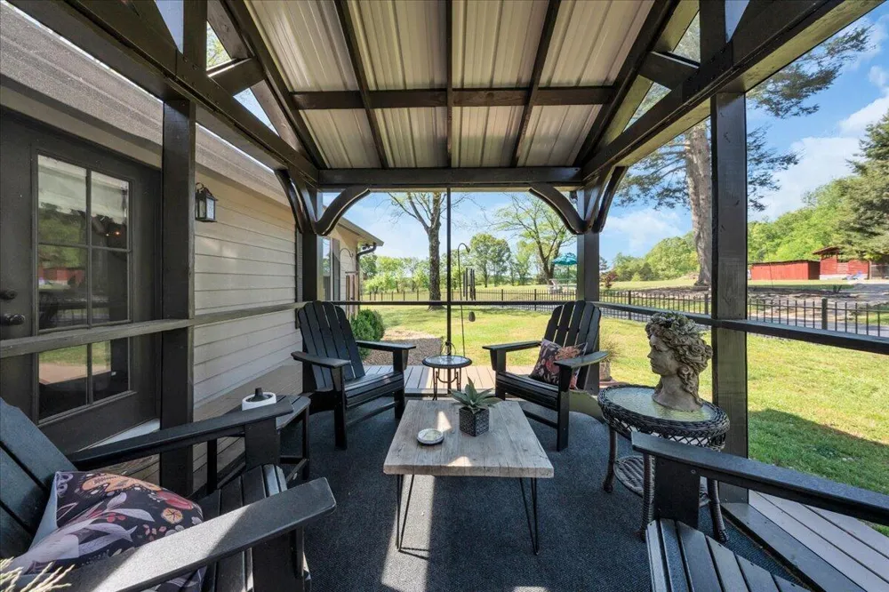 7463 Valley View Highway Whitwell, TN 37397