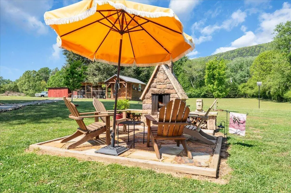 7463 Valley View Highway Whitwell, TN 37397