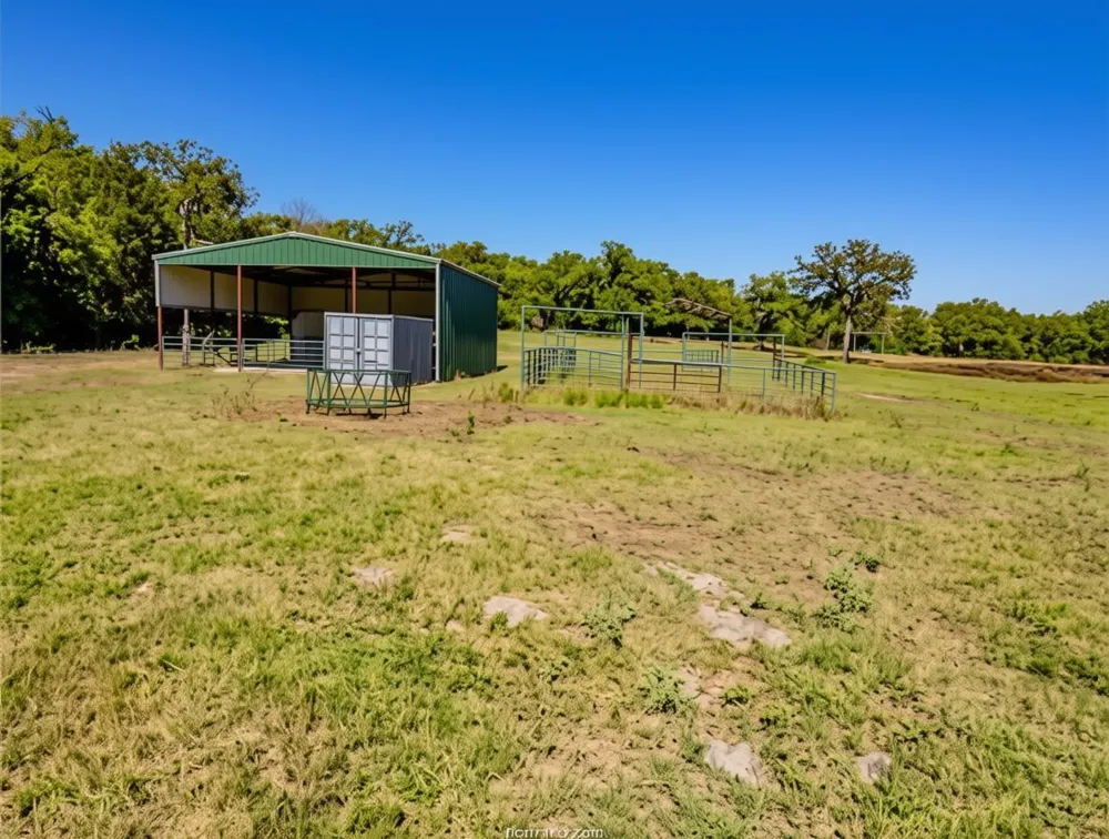 5997 County Road 308 Caldwell, TX 77836
