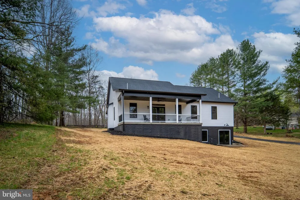 11015 EGGBORNSVILLE Rixeyville, VA 22737