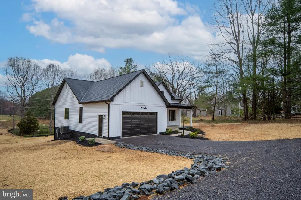 11015 EGGBORNSVILLE Rixeyville, VA 22737