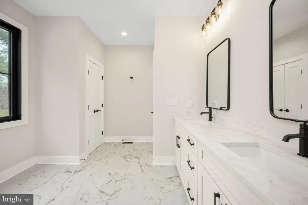 11015 EGGBORNSVILLE Rixeyville, VA 22737