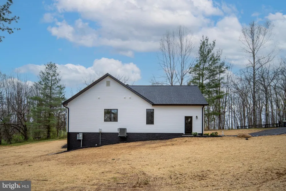 11015 EGGBORNSVILLE Rixeyville, VA 22737