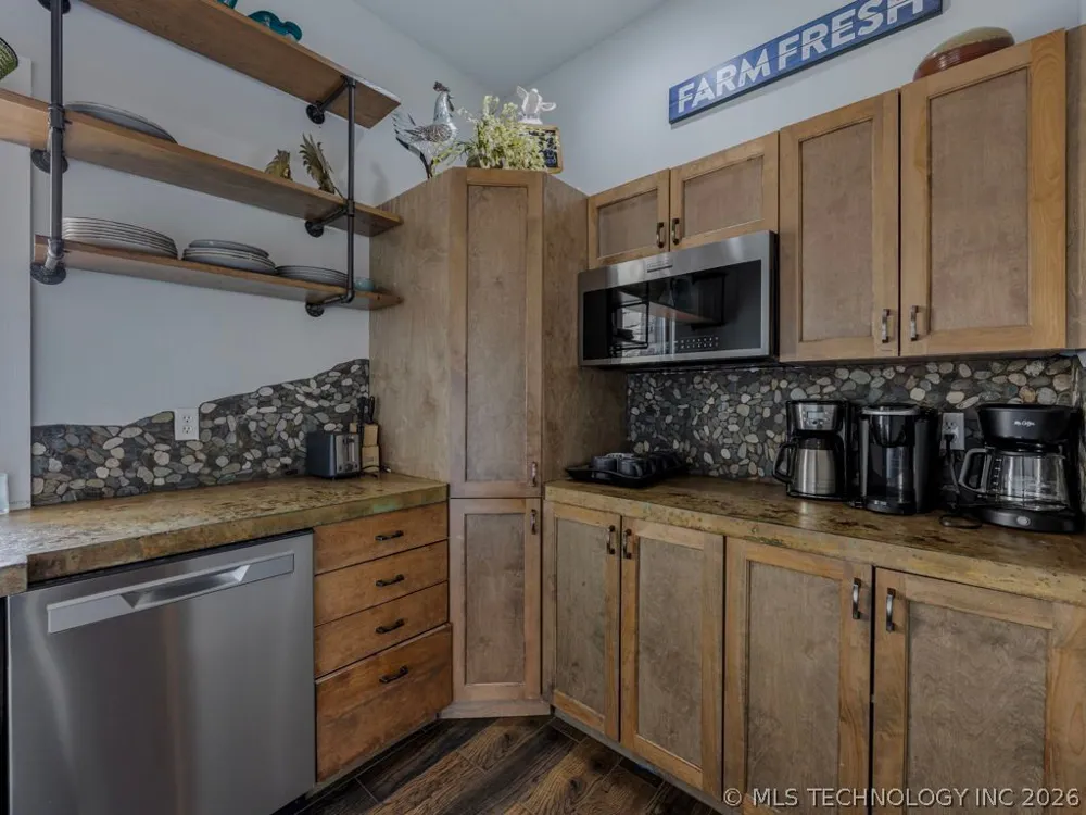 28255 E 6th Place Catoosa, OK 74015