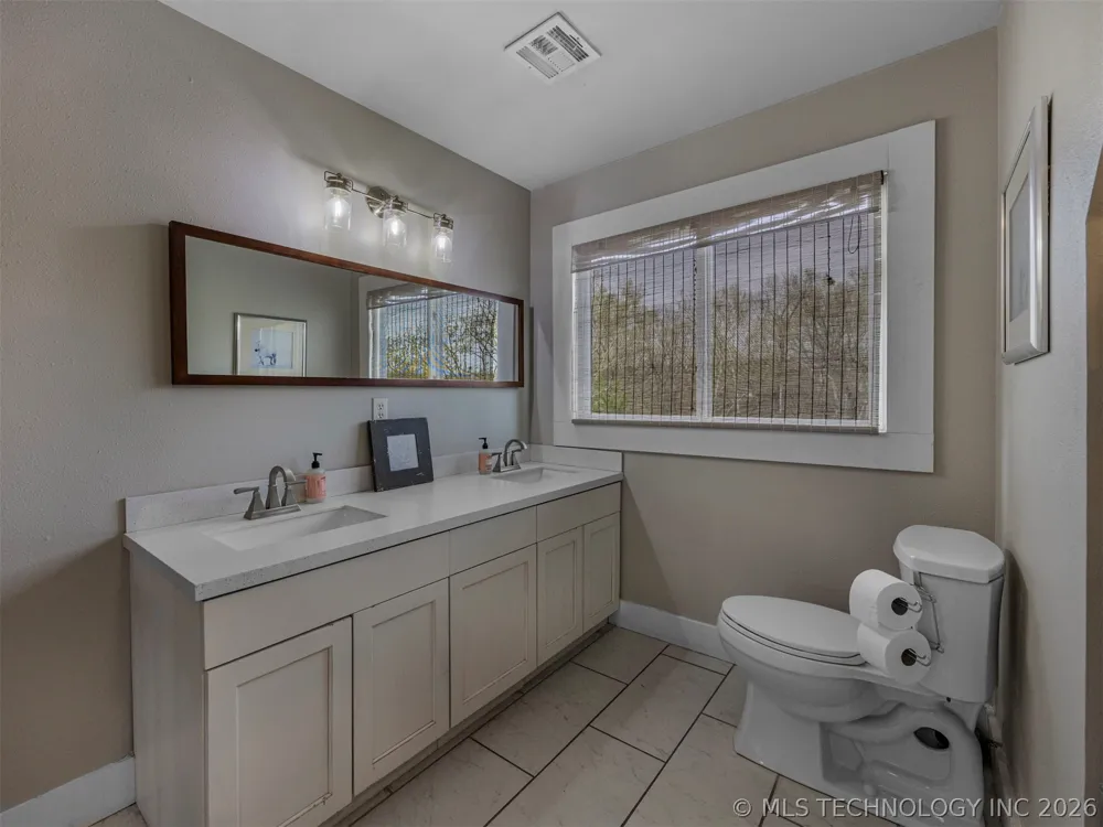 28255 E 6th Place Catoosa, OK 74015