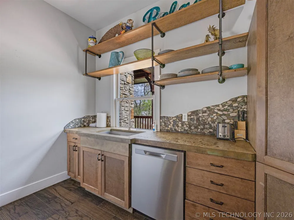 28255 E 6th Place Catoosa, OK 74015