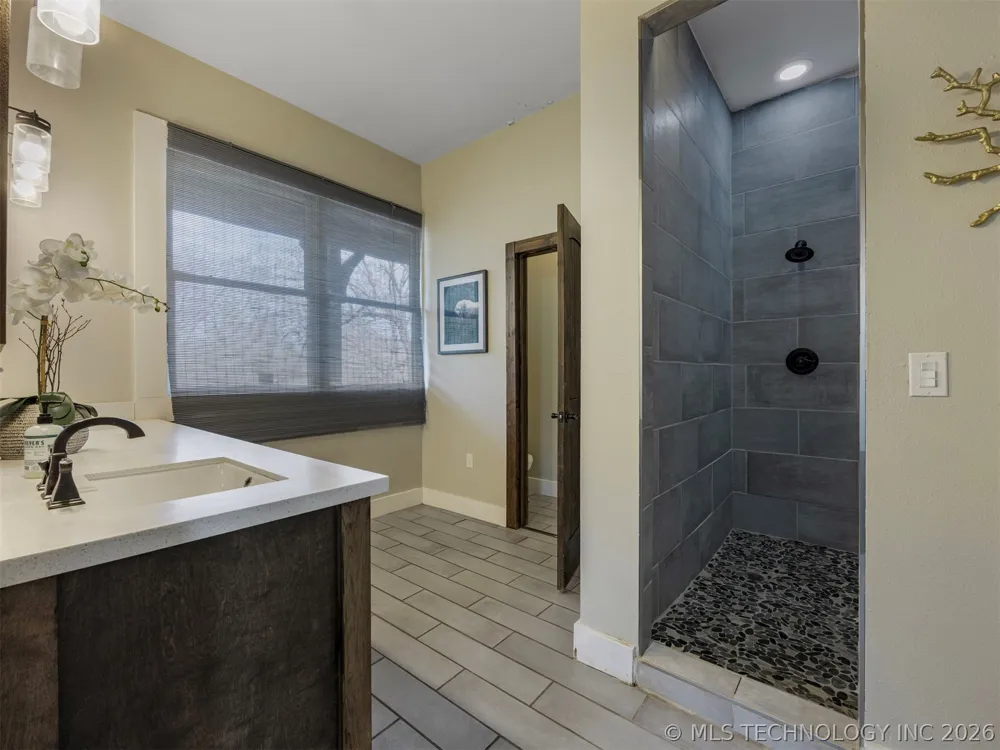 28255 E 6th Place Catoosa, OK 74015