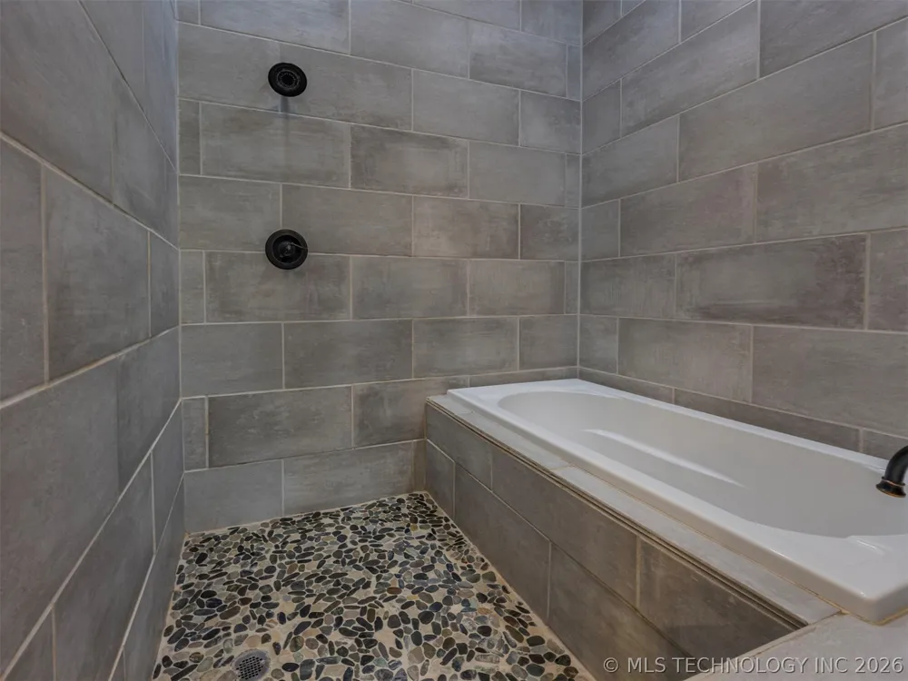 28255 E 6th Place Catoosa, OK 74015