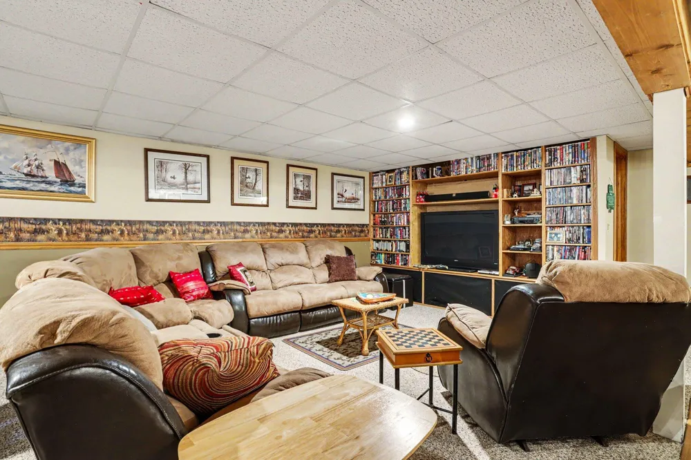 55019 Fisher Lake Road Three Rivers, MI 49093