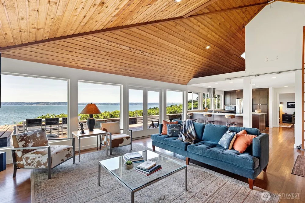 8032 SW 222nd Place Vashon, WA 98070