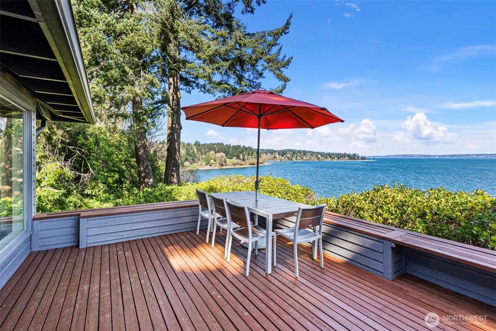 8032 SW 222nd Place Vashon, WA 98070