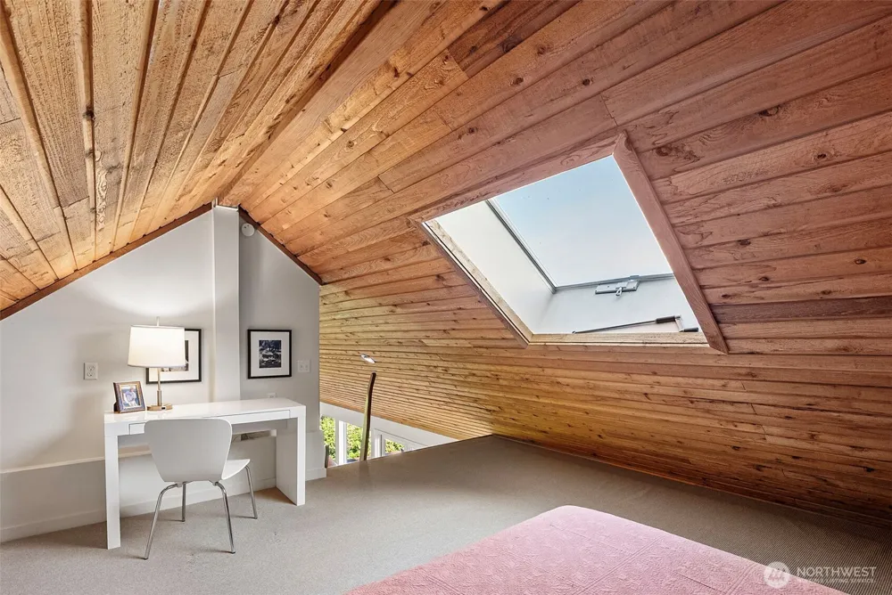 8032 SW 222nd Place Vashon, WA 98070