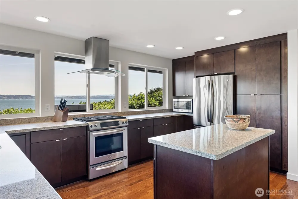 8032 SW 222nd Place Vashon, WA 98070