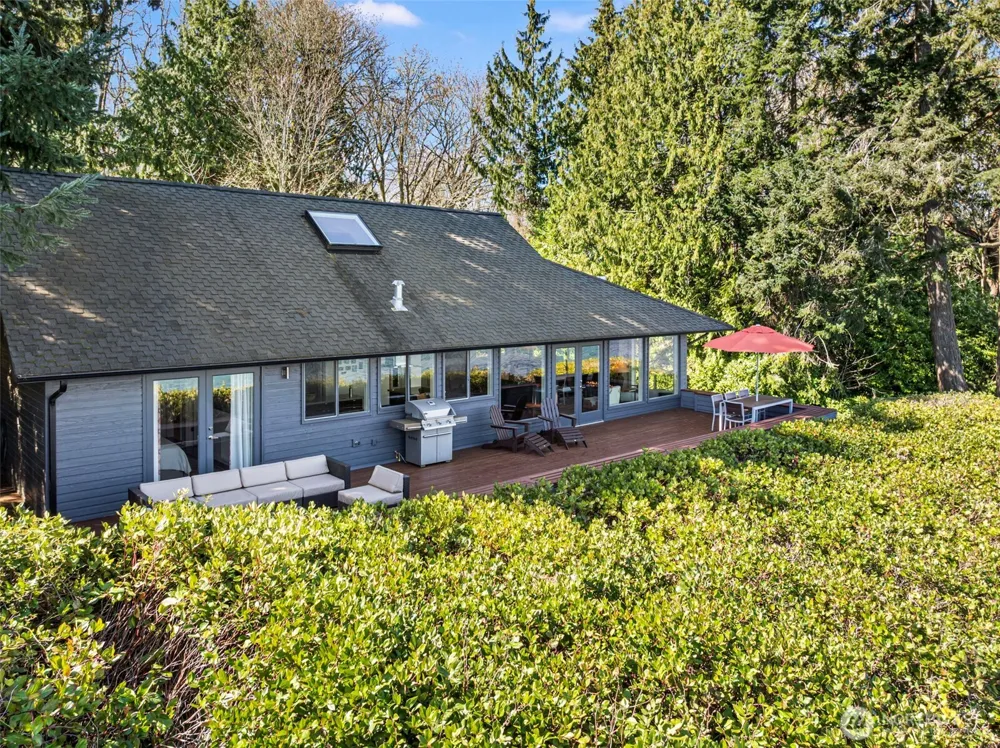 8032 SW 222nd Place Vashon, WA 98070