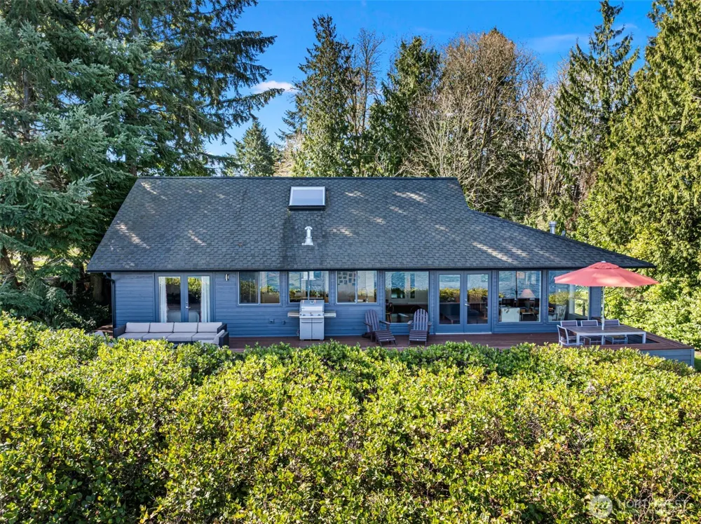 8032 SW 222nd Place Vashon, WA 98070