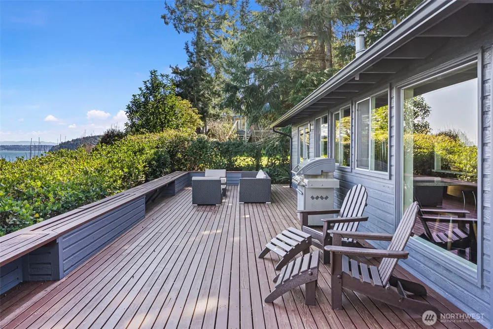 8032 SW 222nd Place Vashon, WA 98070