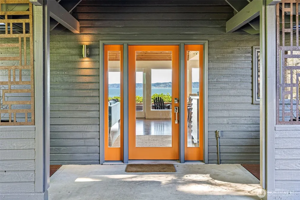 8032 SW 222nd Place Vashon, WA 98070
