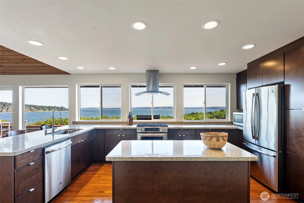 8032 SW 222nd Place Vashon, WA 98070