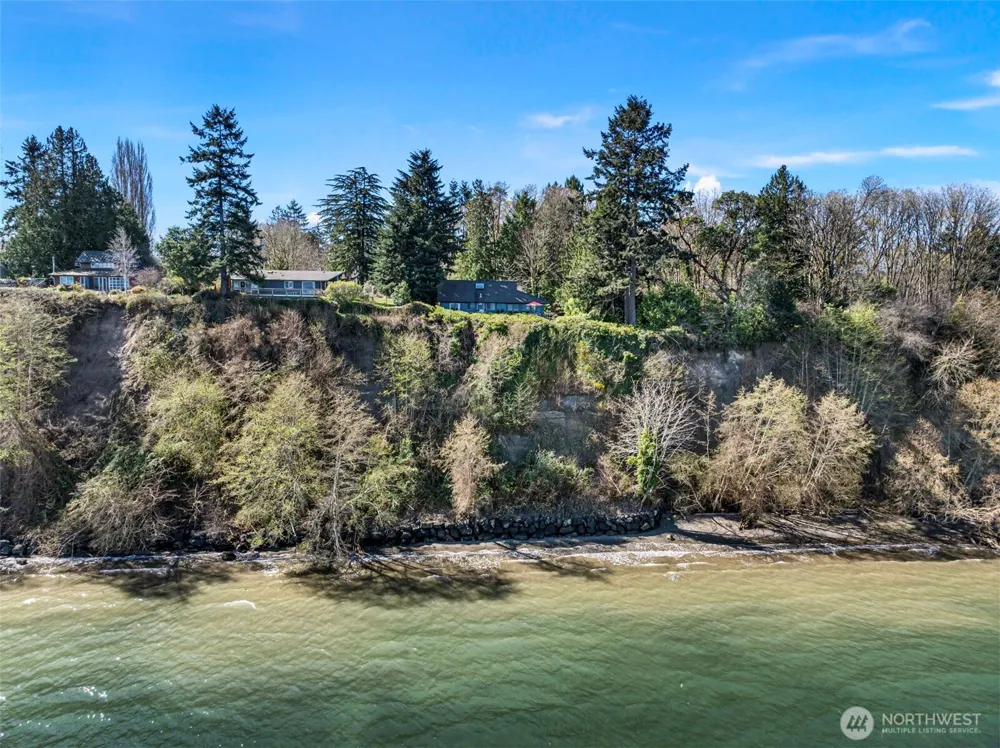 8032 SW 222nd Place Vashon, WA 98070