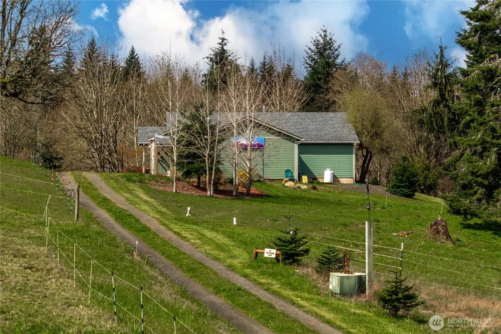 10404 210th Lane SW Rochester, WA 98579