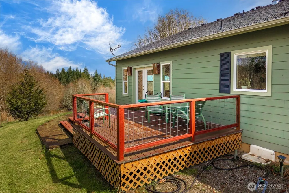 10404 210th Lane SW Rochester, WA 98579