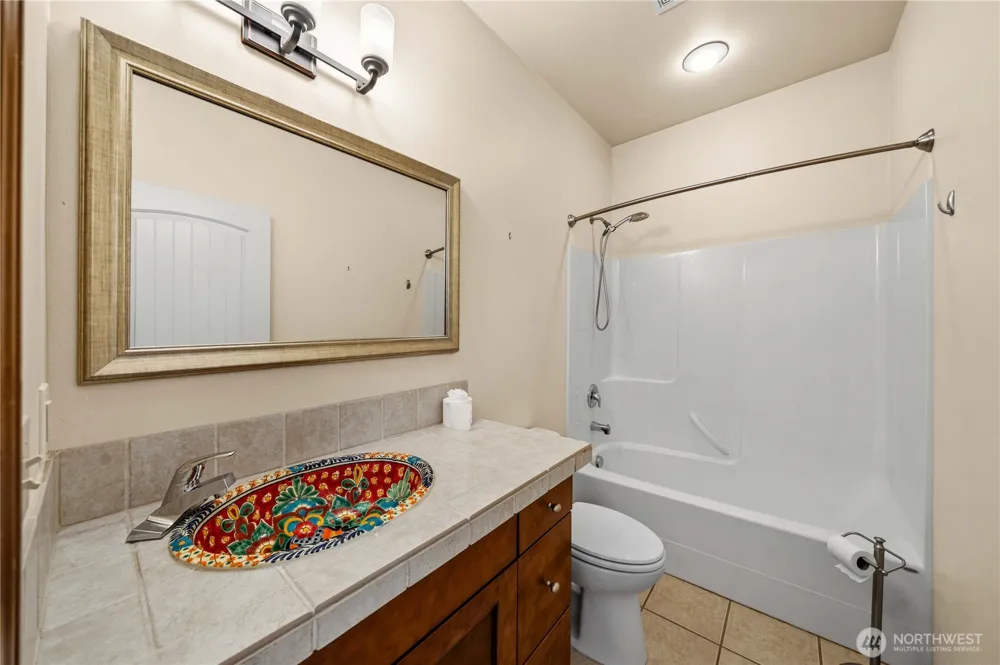 10404 210th Lane SW Rochester, WA 98579