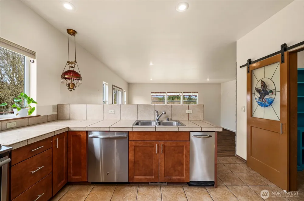 10404 210th Lane SW Rochester, WA 98579