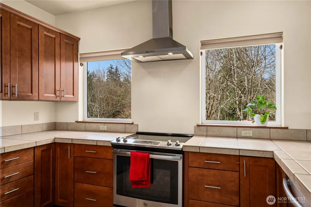 10404 210th Lane SW Rochester, WA 98579