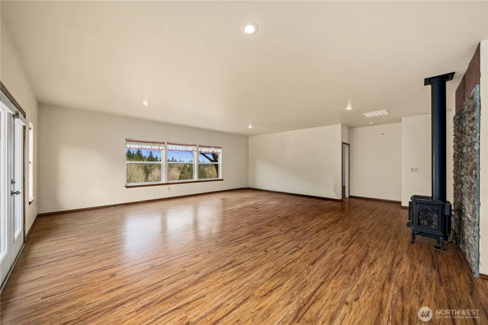 10404 210th Lane SW Rochester, WA 98579