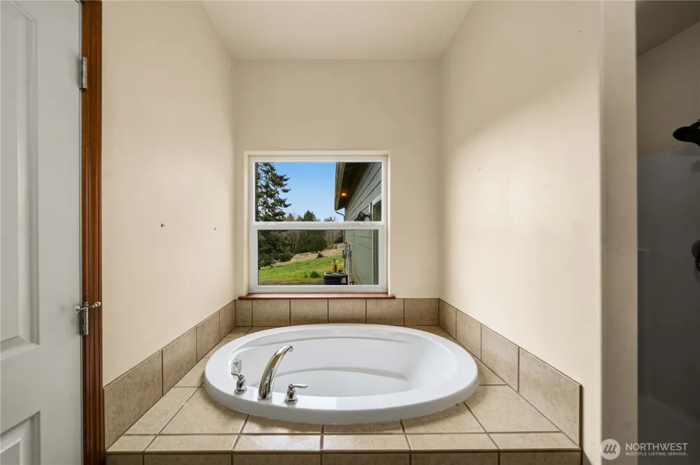10404 210th Lane SW Rochester, WA 98579