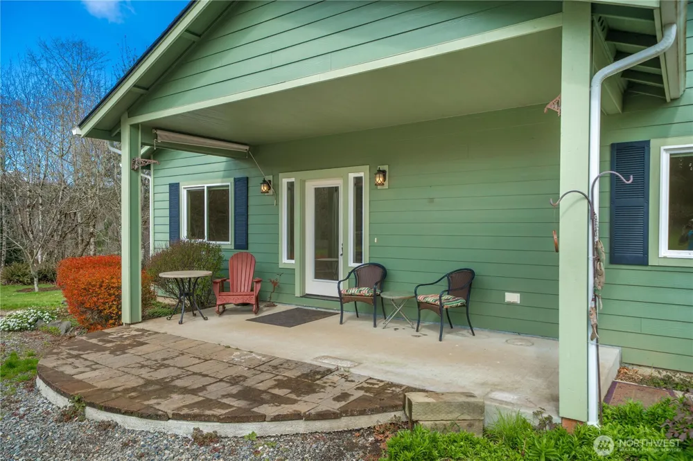 10404 210th Lane SW Rochester, WA 98579