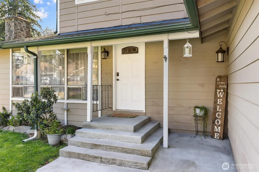 28915 229th Place SE Black Diamond, WA 98010