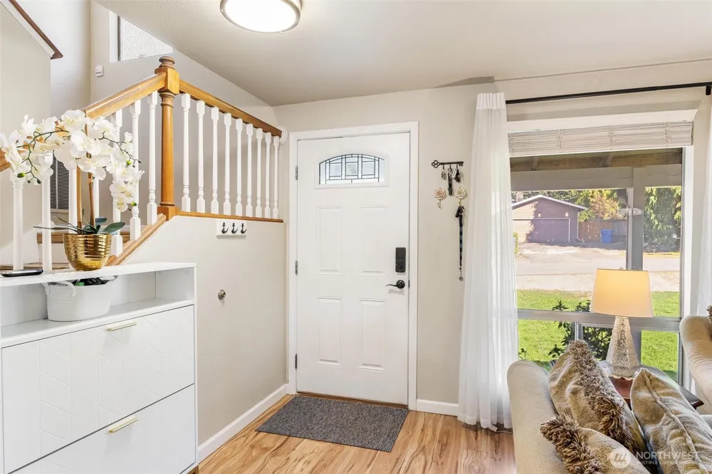 28915 229th Place SE Black Diamond, WA 98010